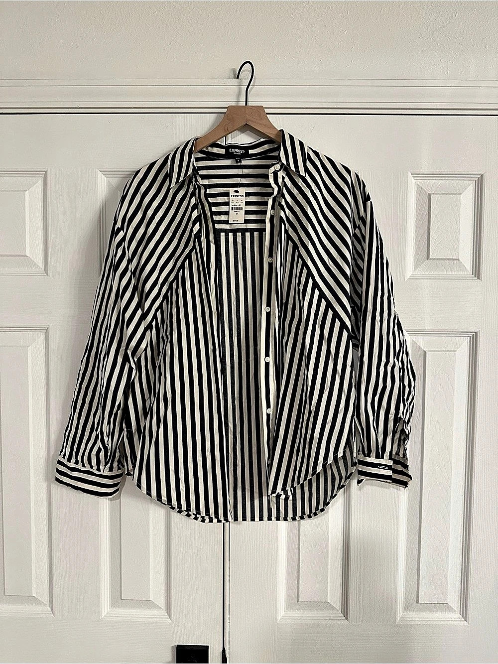 Express Boyfriend Striped Button Down in Black & cream Size NWT